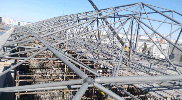 浦东细数网架装配中抉择应用钢结构对室第的优势
